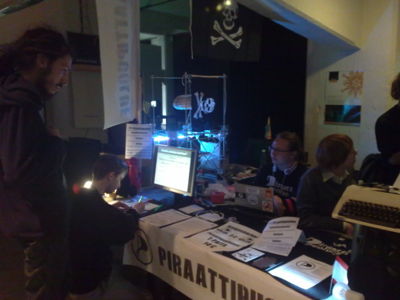 Kannattajakortin allekirjoittajia